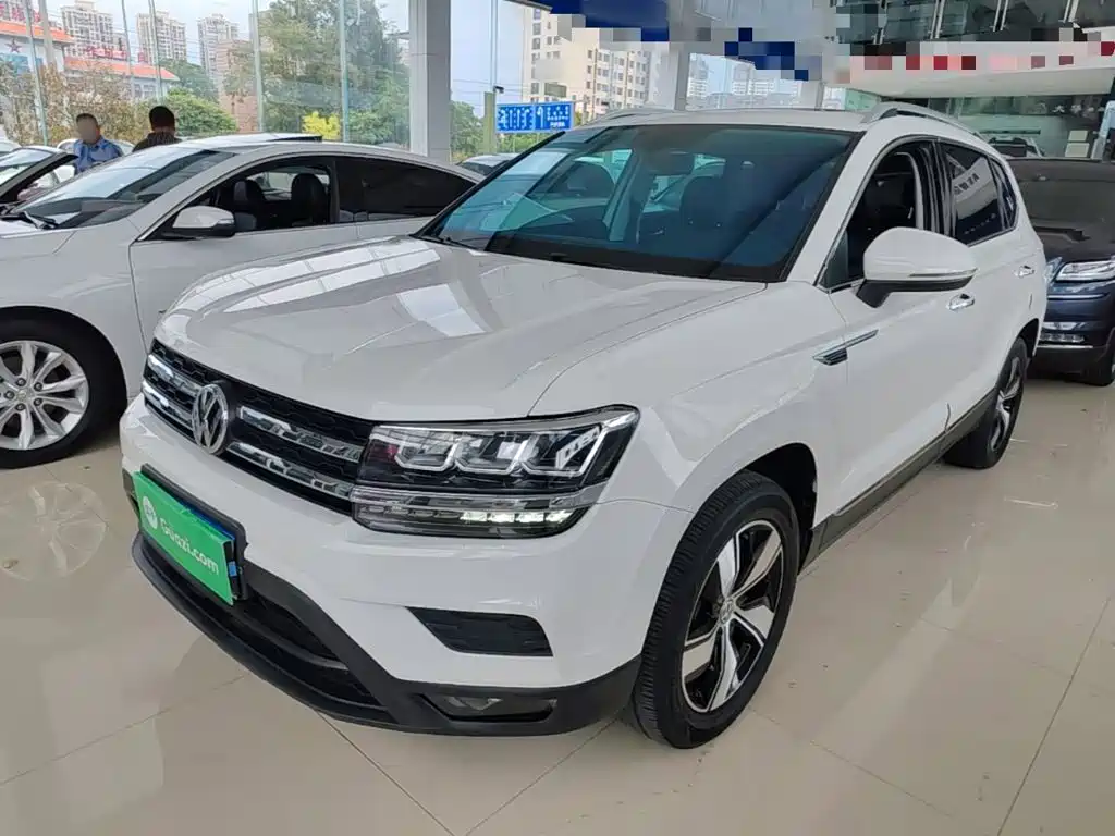 صورة 1 - Volkswagen Tharu