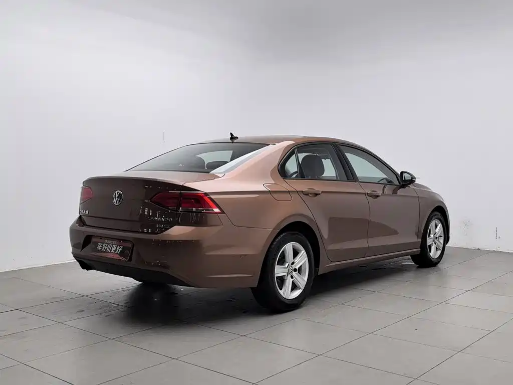 Photo 2 - Volkswagen Lamando