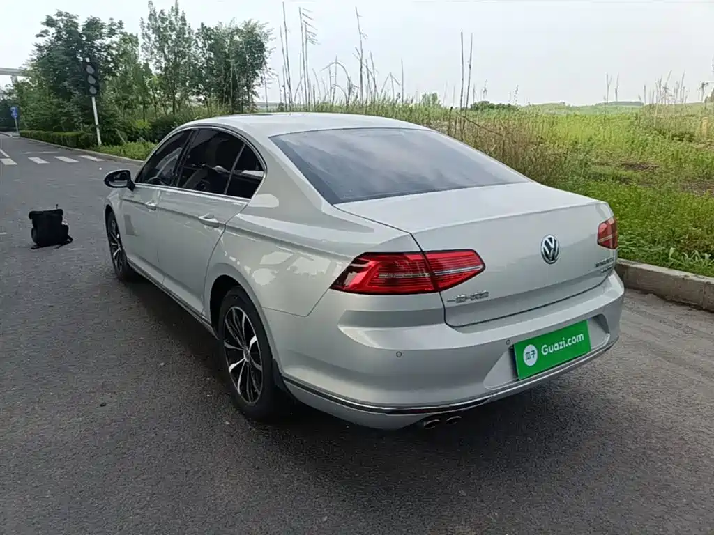 Volkswagen Magotan 2017 330TSI DSG Leading фото 5