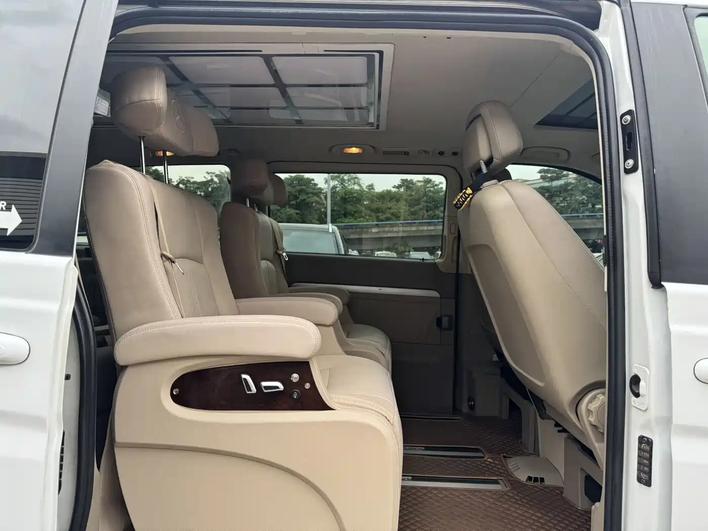 Mercedes-Benz Viano 2011 2.5L Prestige Edition фото 7