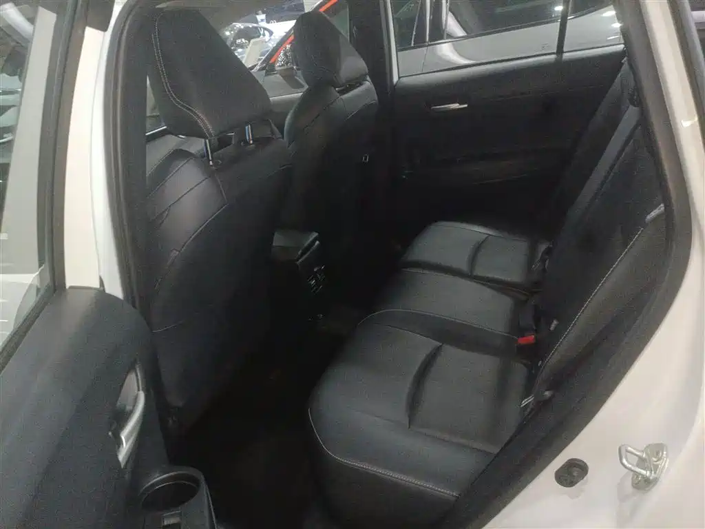 Toyota Frontlander 2022 2.0L CVT Luxury PLUS Edition фото 14