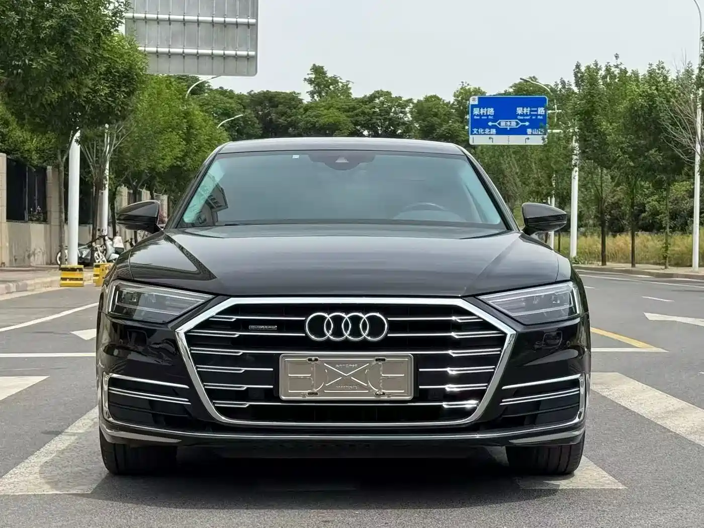 Audi A8 2021 A8L 50 TFSI quattro Comfort фото 2