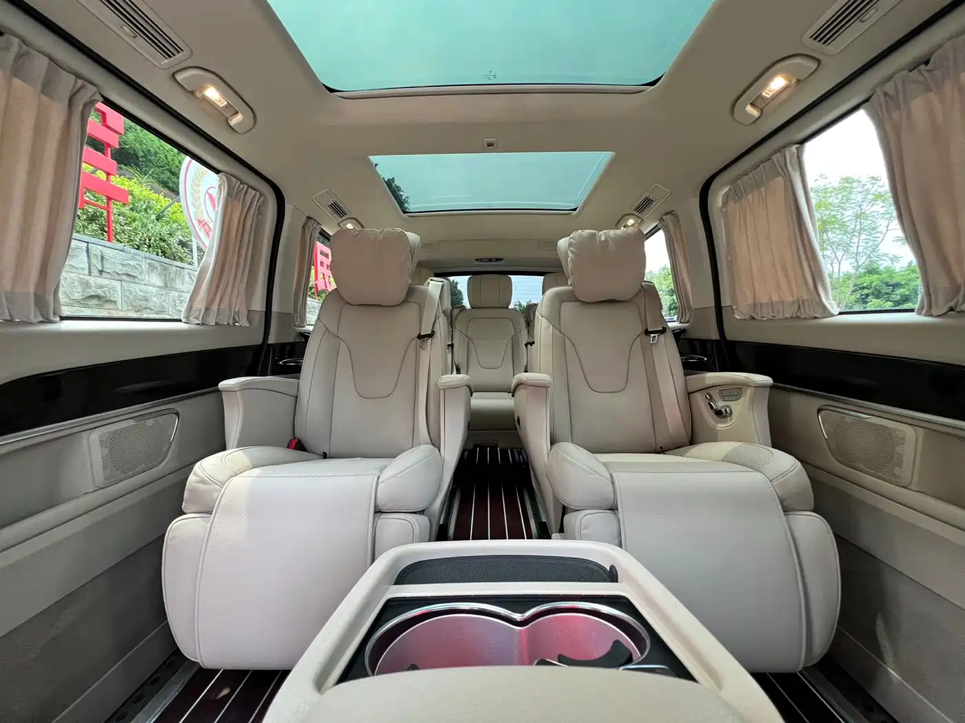 Mercedes-Benz V-Class 2018 V 260 Premium Edition China VI фото 20