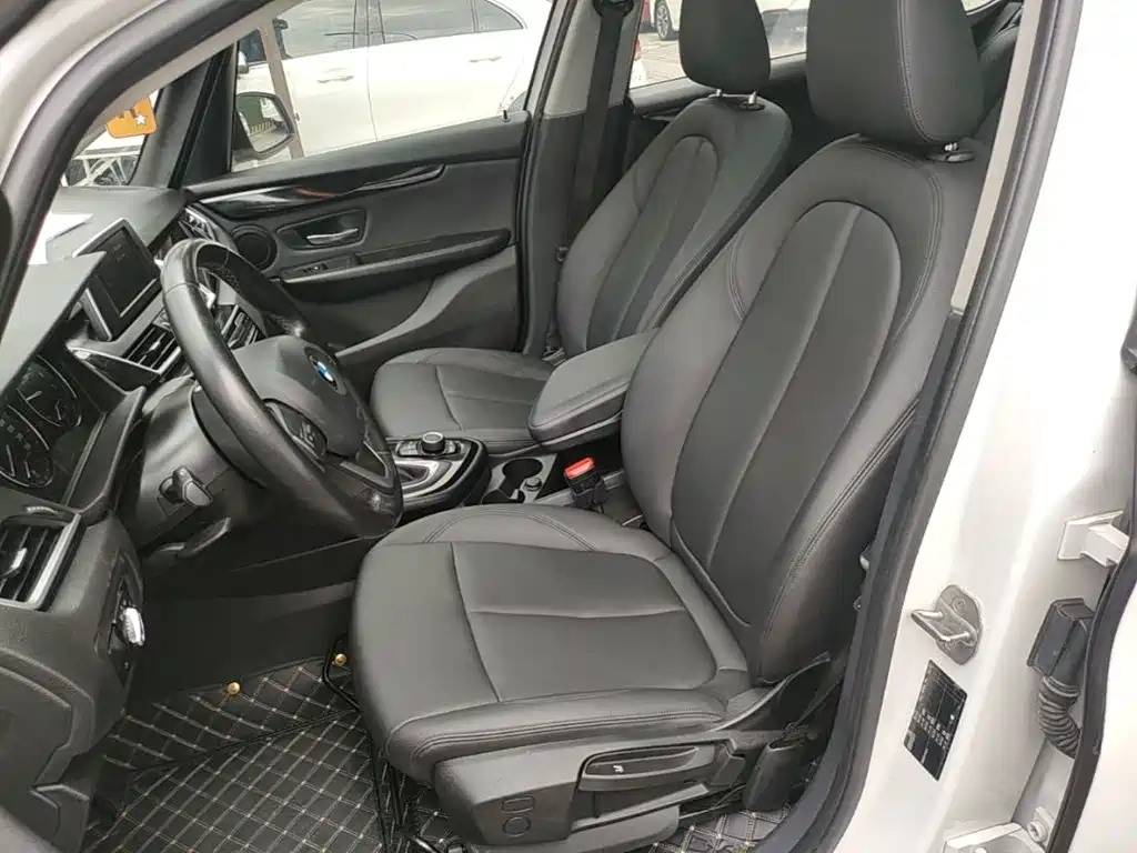 Фото 15 - BMW 2 Series Touring