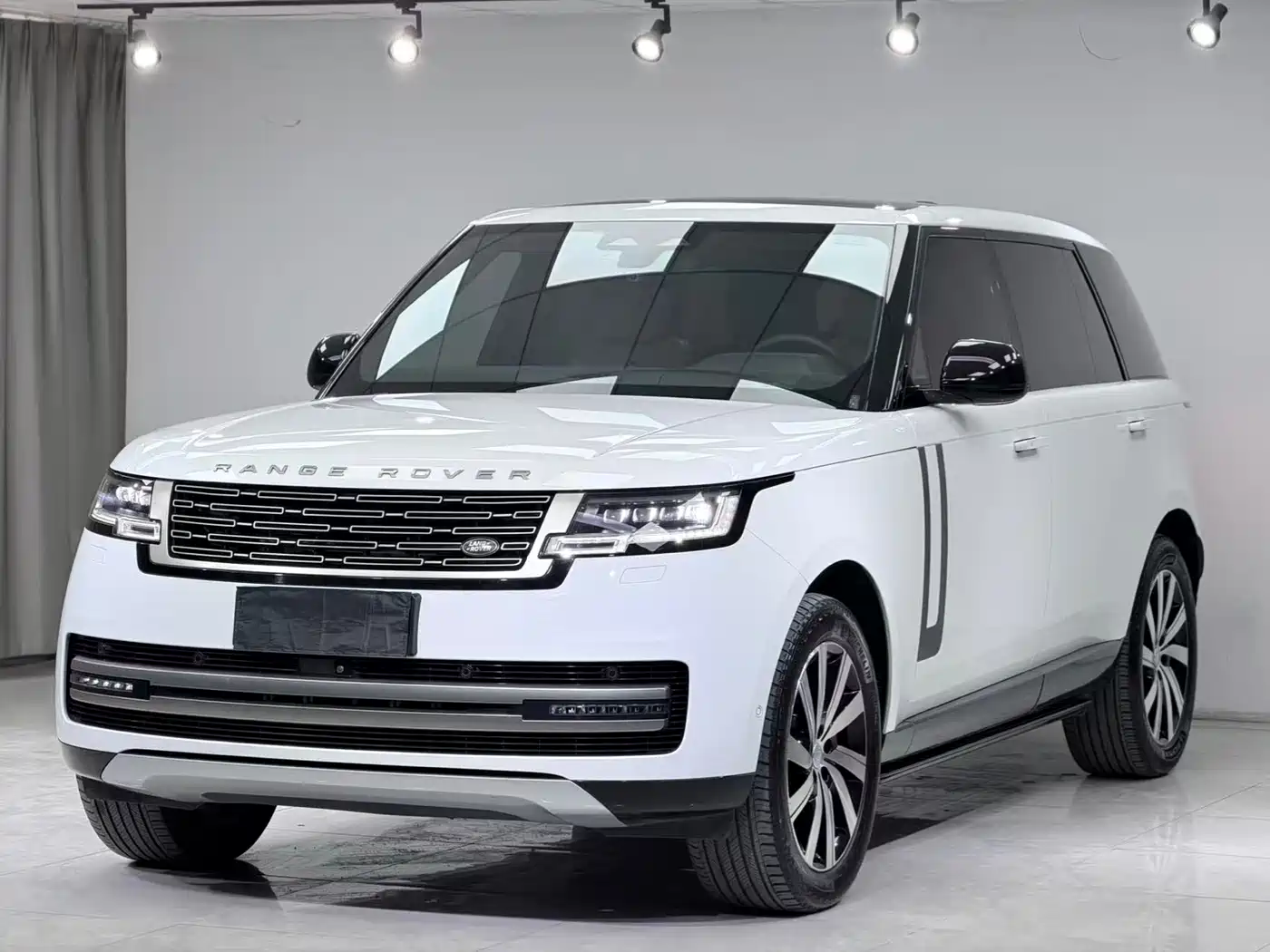 Land Rover Range Rover 2024 3.0 L6 400PS Golden Age Extended 7-Seater