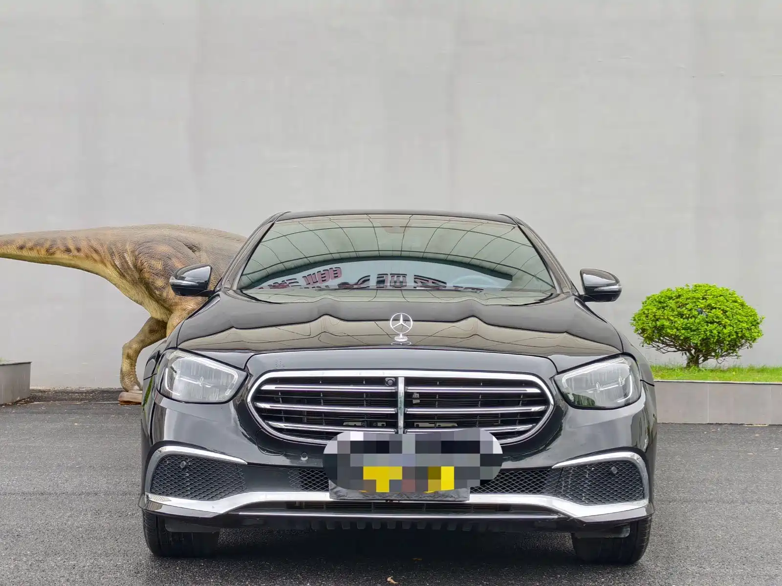 صورة 2 - Mercedes-Benz E-Class