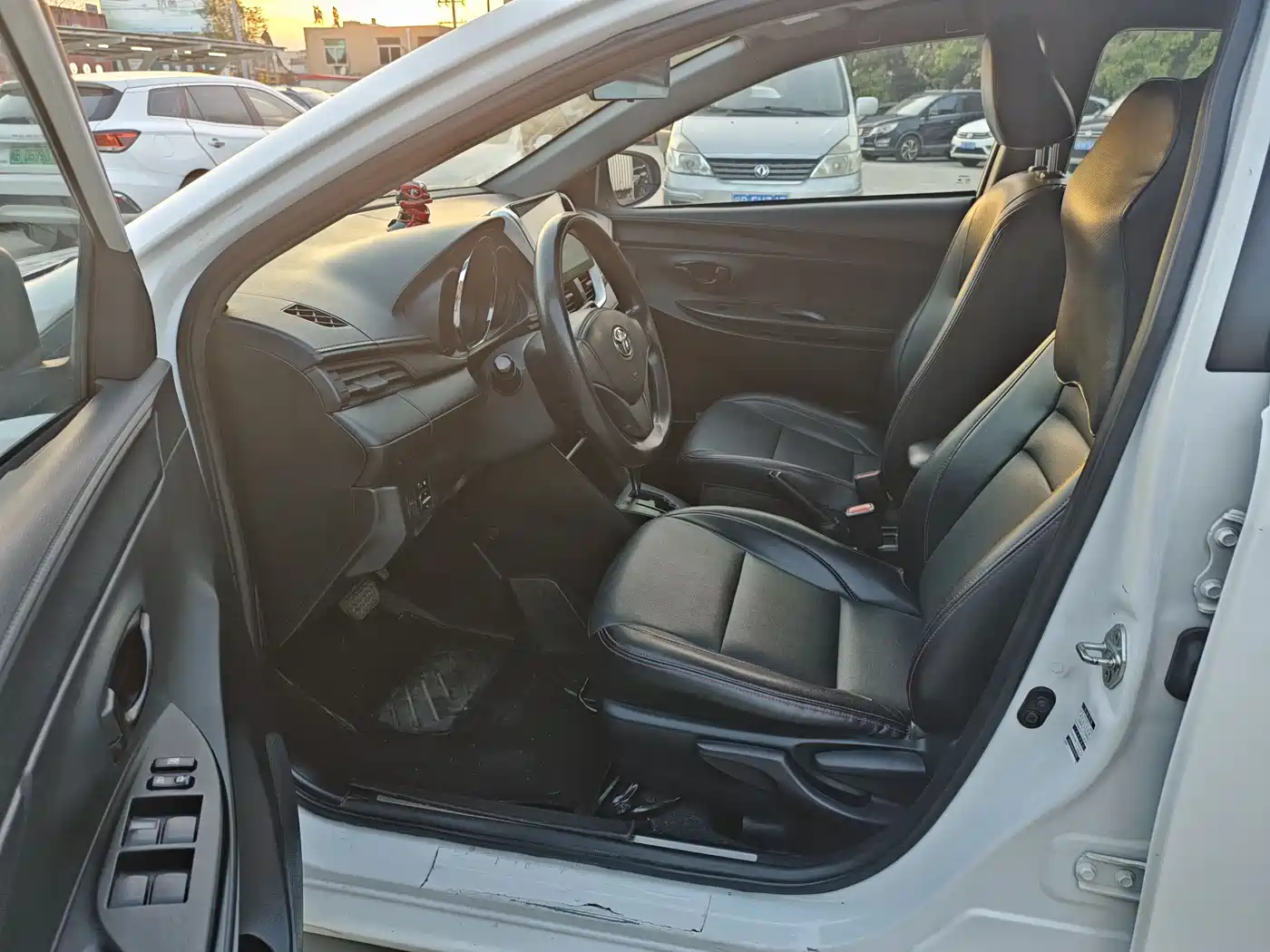 TOYOTA YARIS L TO ENJOY