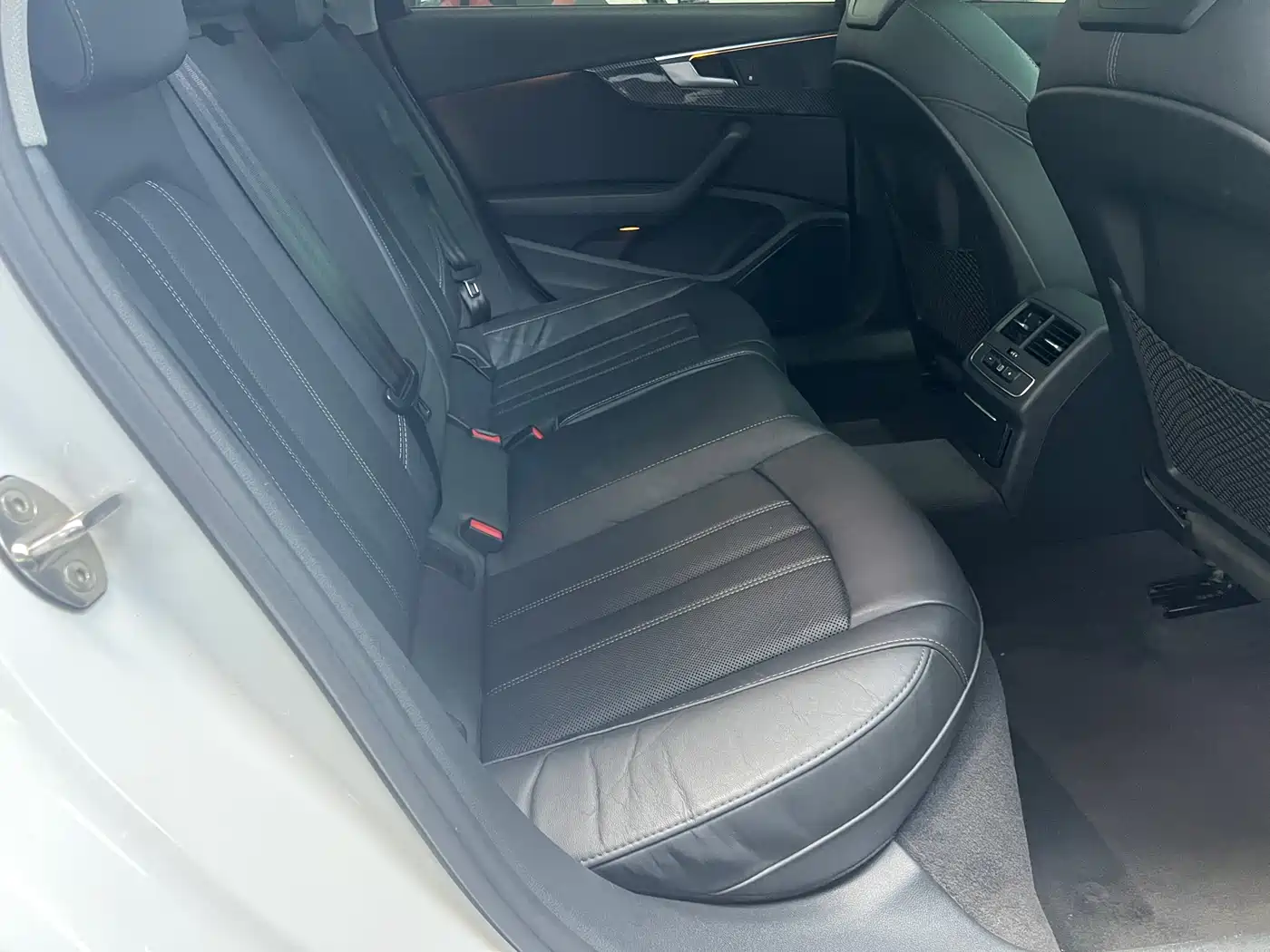 Audi A4L 2020 40 TFSI Luxury Dynamic фото 10