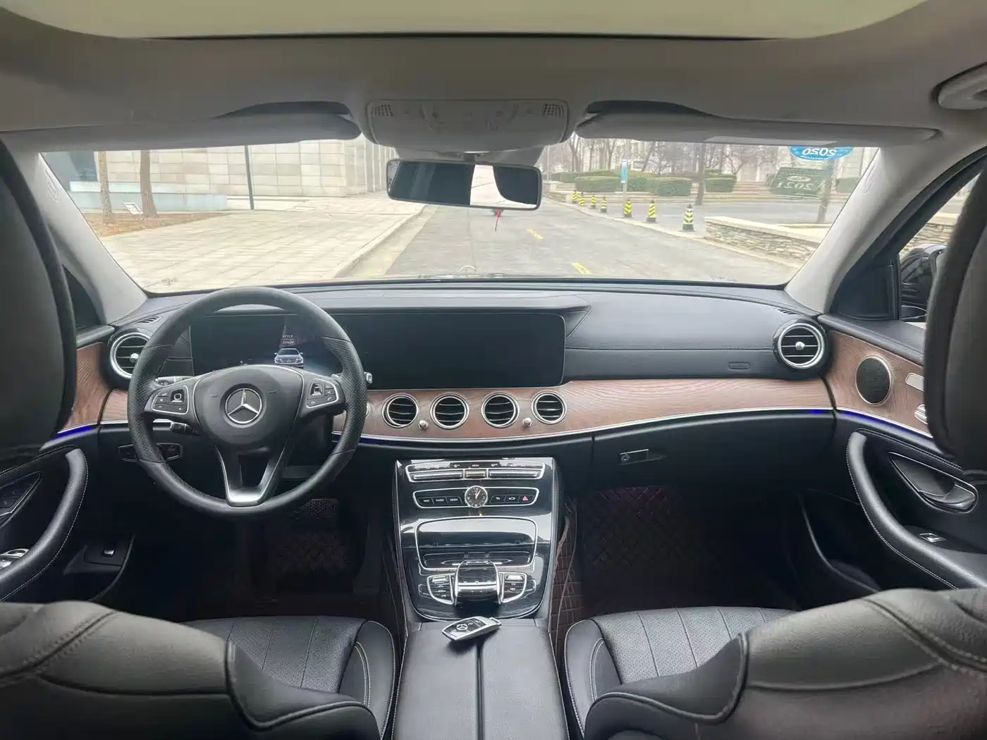 Mercedes-Benz E-Class 2017 E 300 L Luxury фото 12