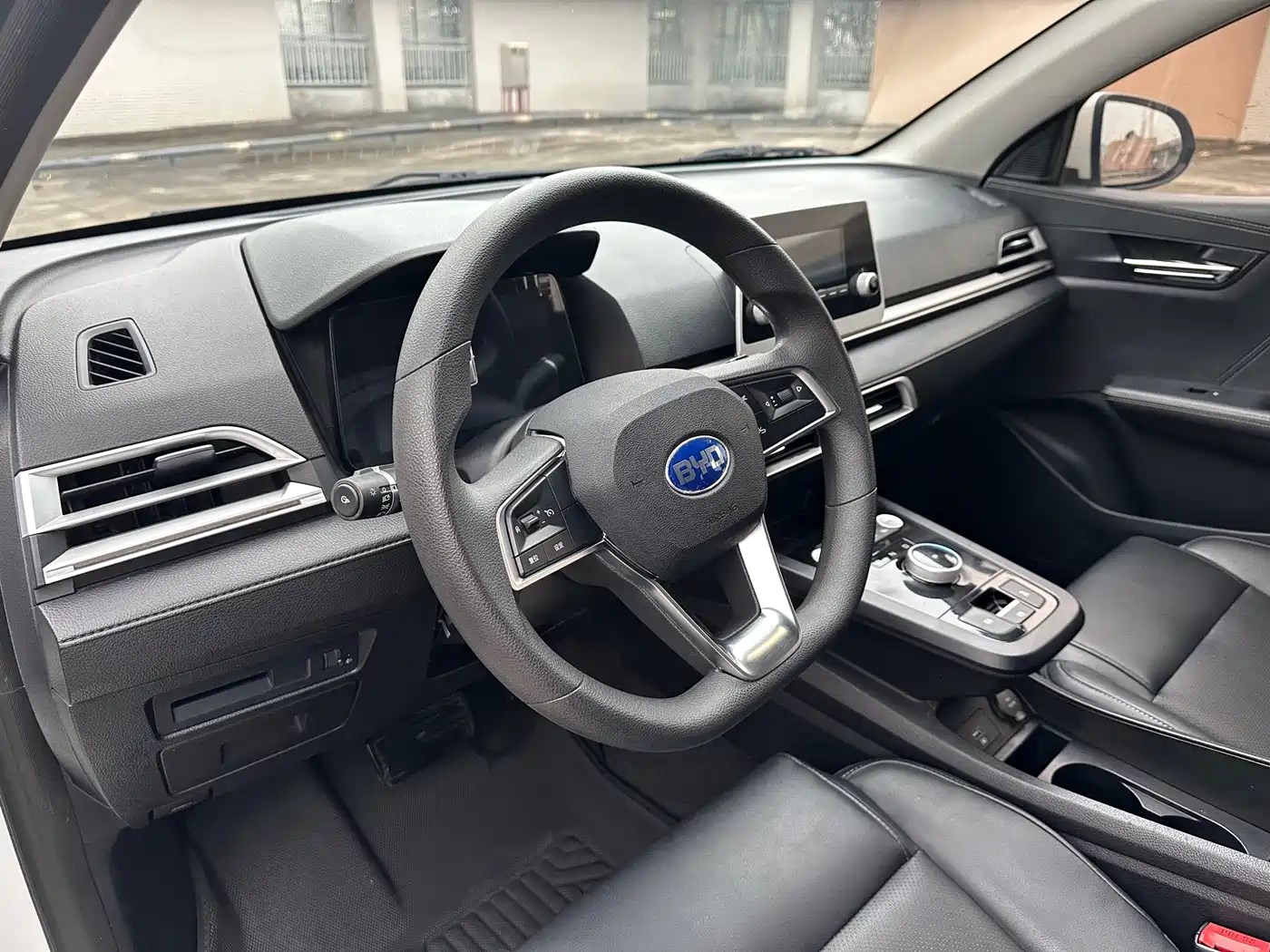 BYD e2 2019 400 Travel Edition фото 10
