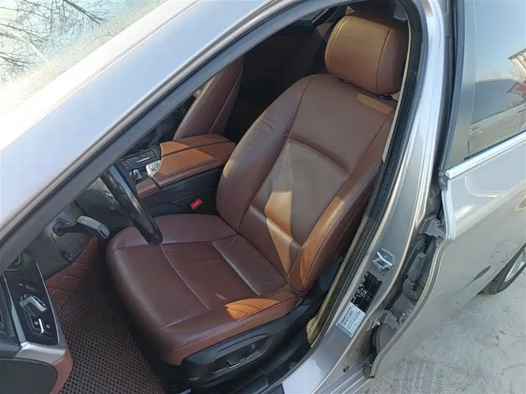 BMW 5 Series 2017 520Li Classic Edition фото 15
