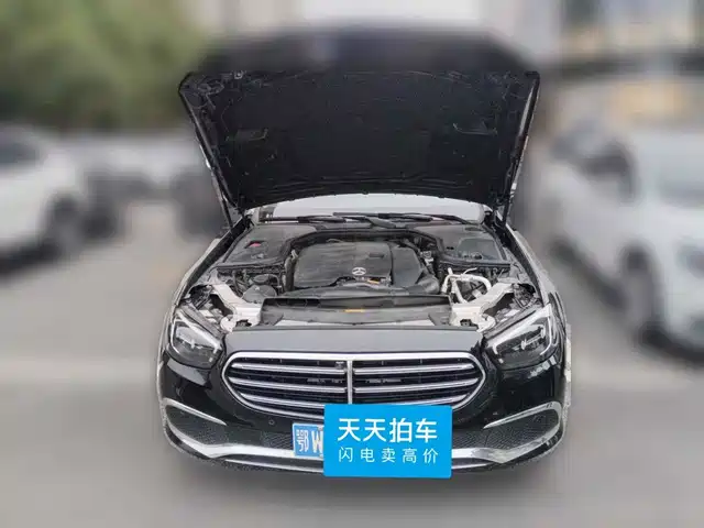 Mercedes-Benz E-Class 2023 E 300 L Luxury — фото 3