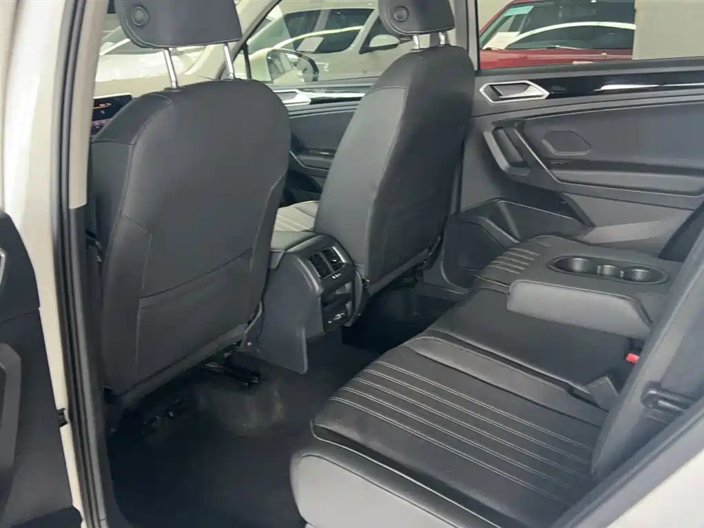 Volkswagen Tiguan L 2022 330TSI Automatic 2WD Comfort Edition фото 19