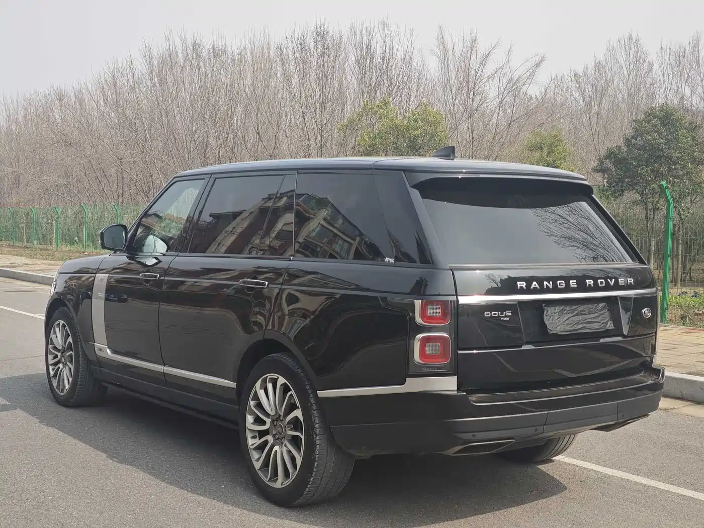 Land Rover Range Rover 2020 3.0 L6 Heritage Extended Edition фото 8