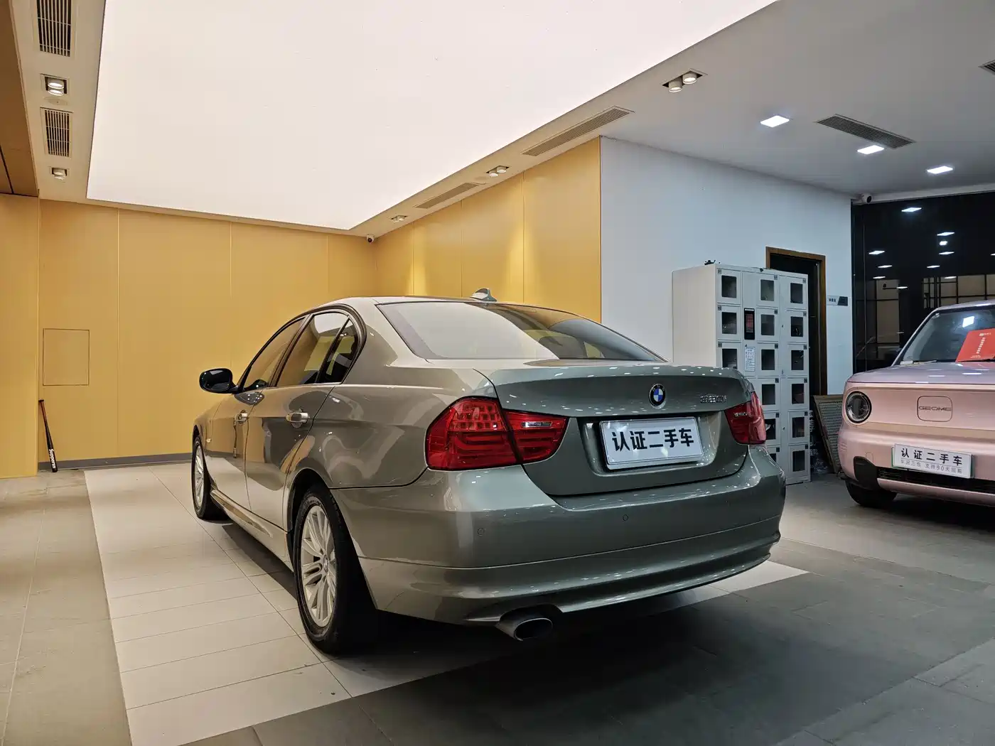 BMW 3 Series 2011 320i Fashion фото 25
