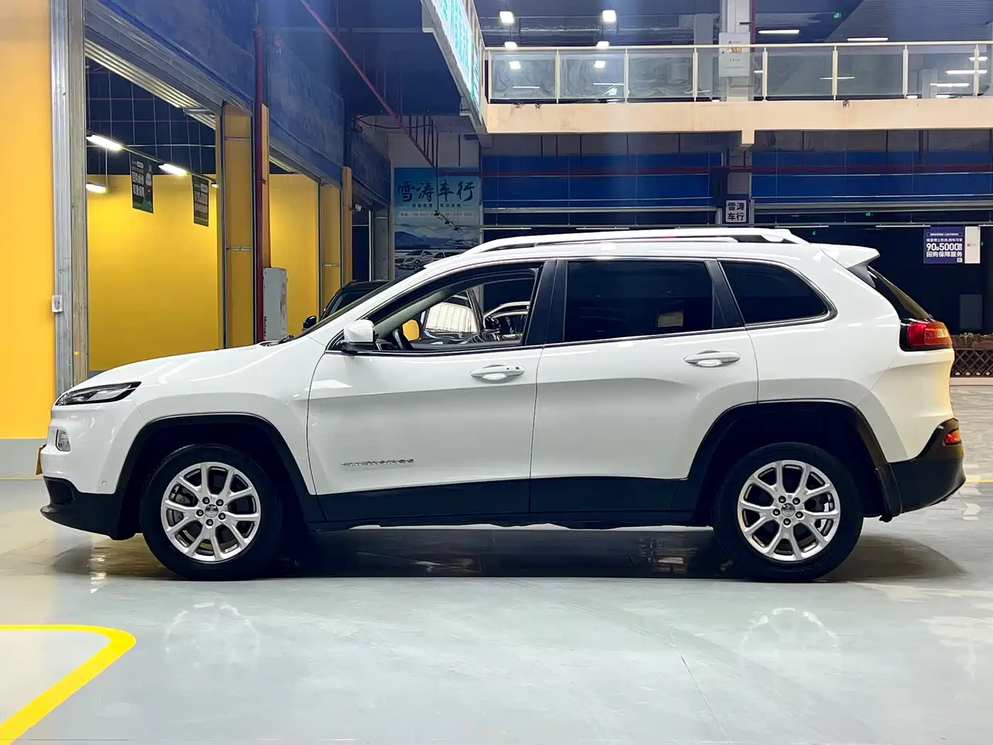 Jeep Cherokee 2016 2016 2.0L Superior Edition