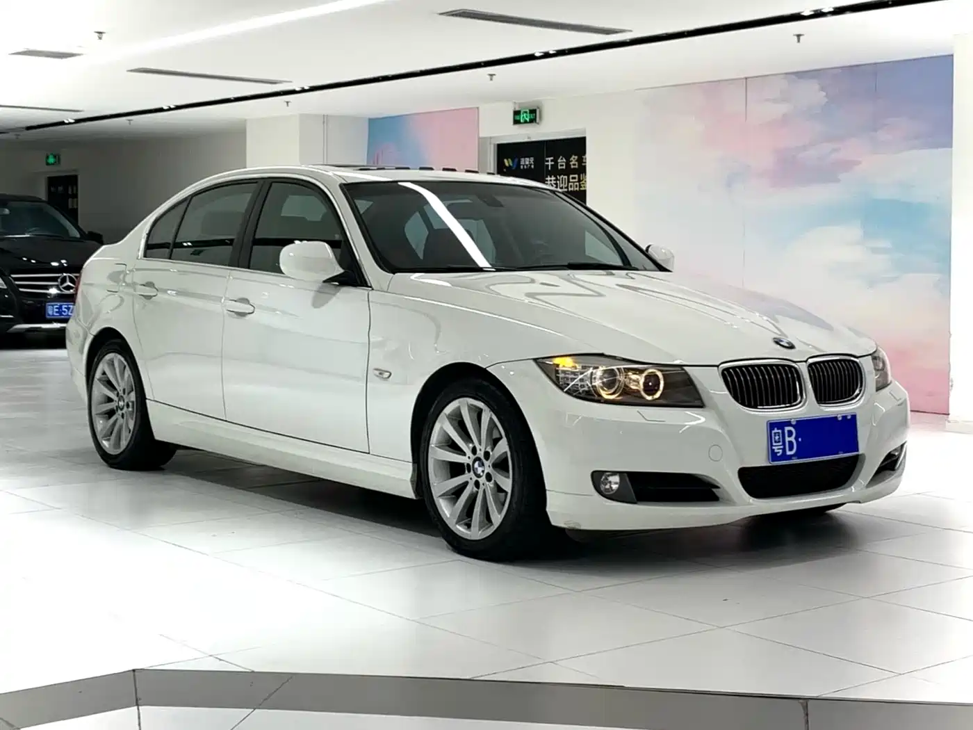 BMW 3 Series 2011 325i Fashion фото 2