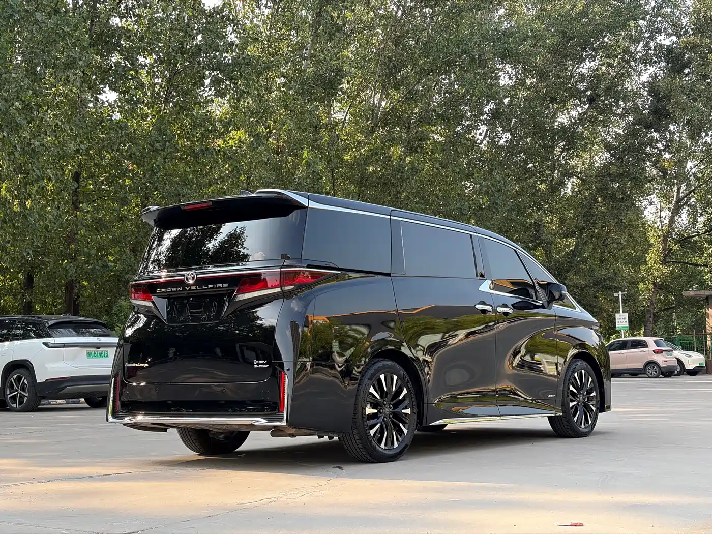 Toyota Vellfire 2025 2024 Crown Hybrid 2.5L Executive Premium Edition