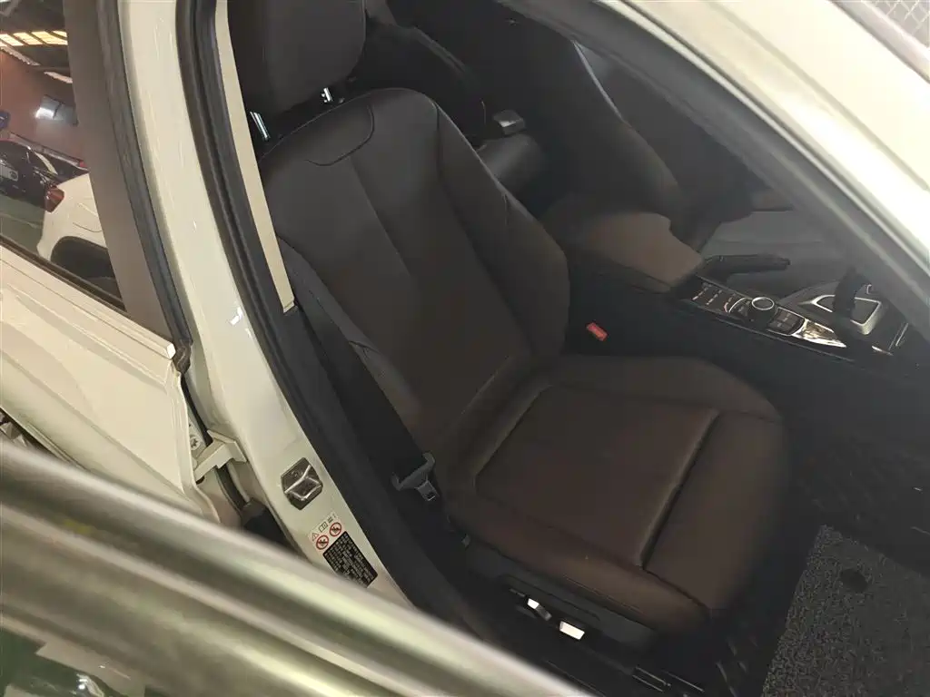 BMW 3 Series 2018 320Li Fashion Style фото 21