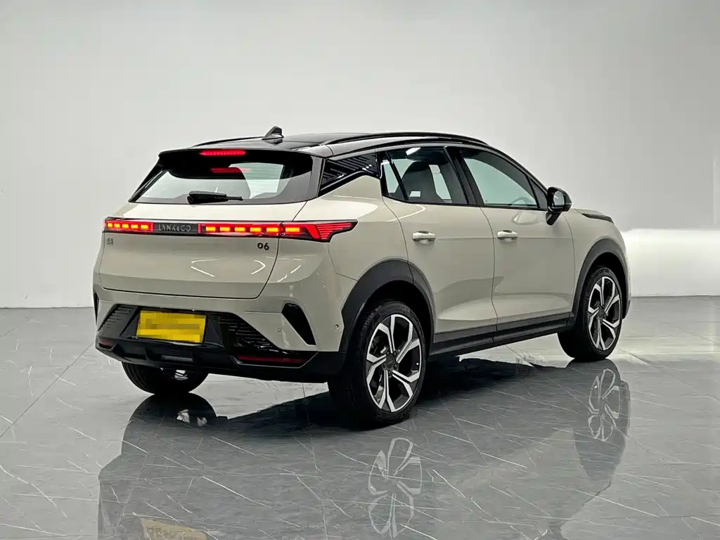 Фото 6 - Lynk & Co 06