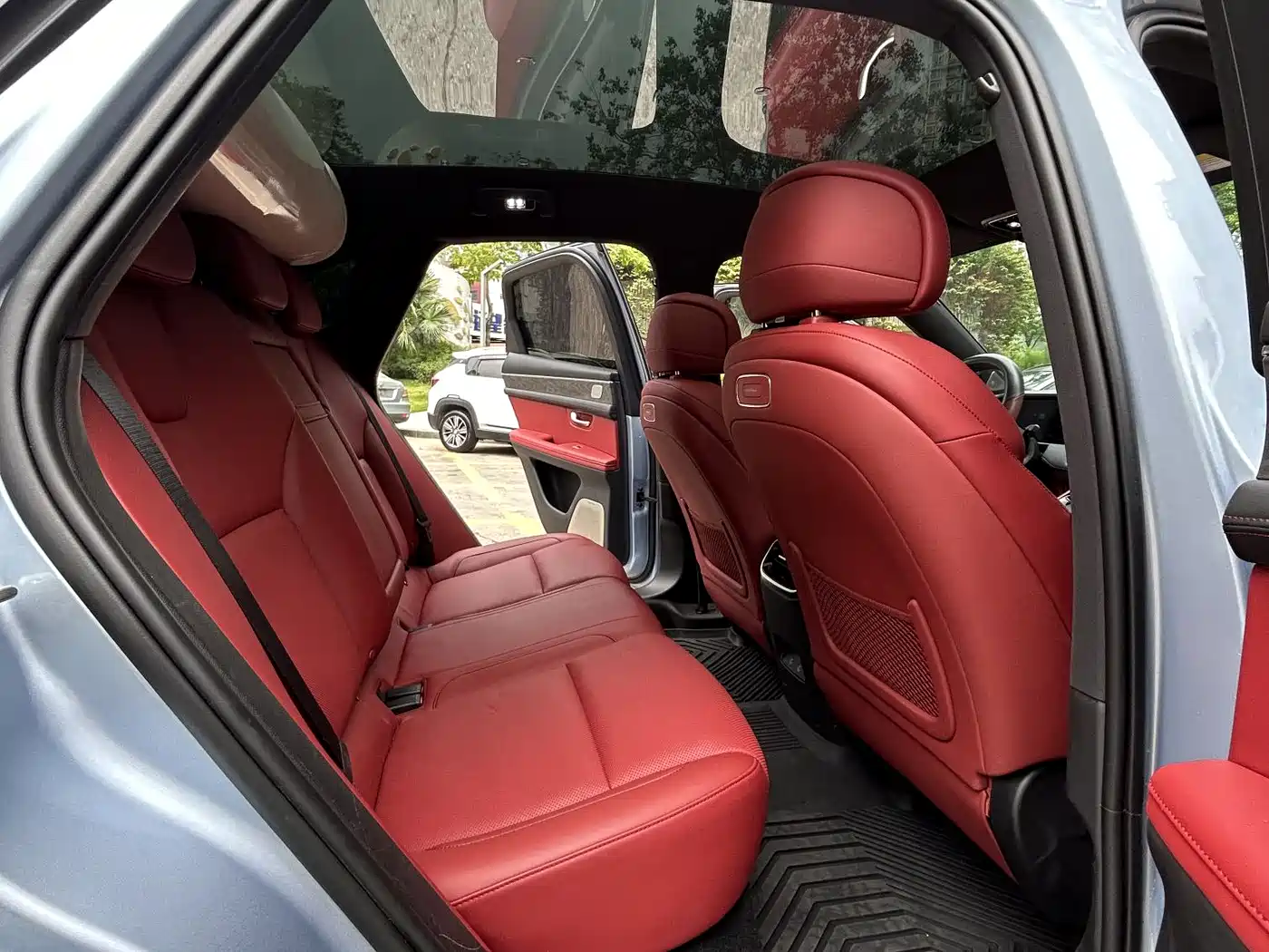AITO Wenjie AITO M5 2023 Extended Range AWD Smart Drive Edition фото 9