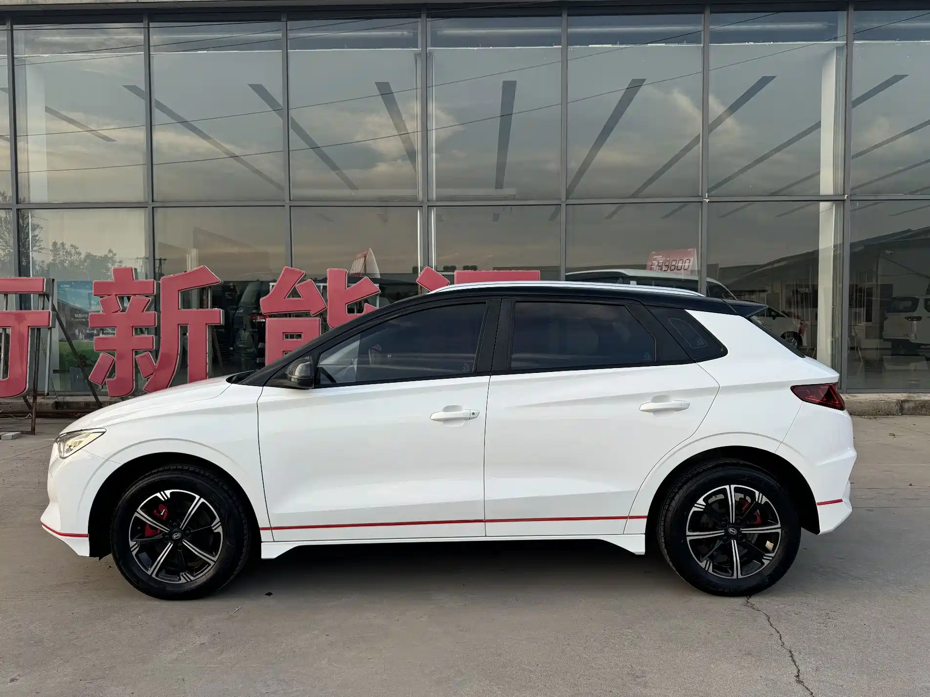 Фото 5 - BYD e2