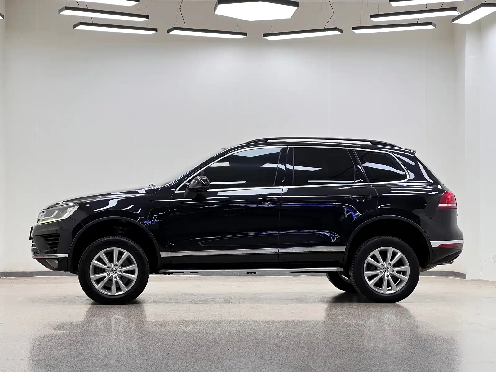 Фото 30 - Volkswagen Touareg