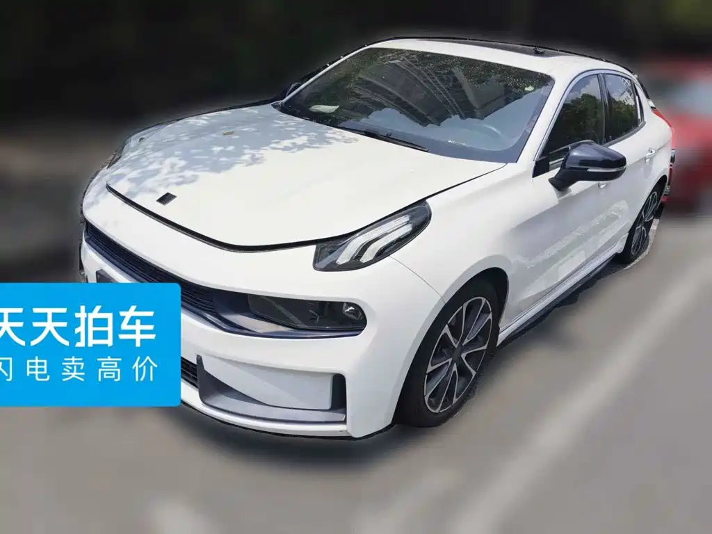 Lynk & Co 03