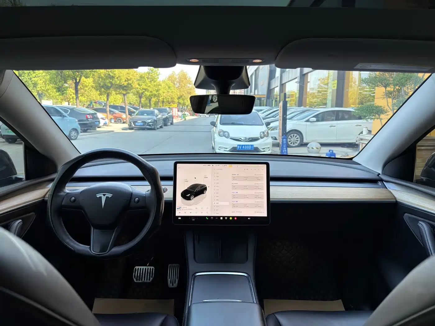 TESLA MODEL Y
