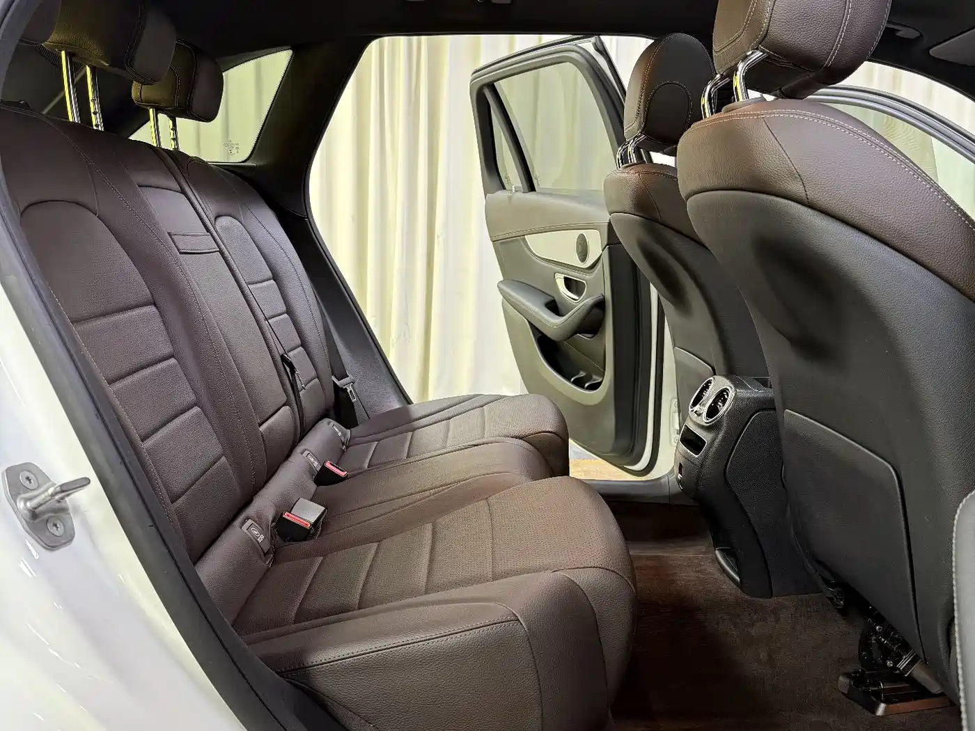 Mercedes-Benz GLC 2020 Facelift GLC 260 L 4MATIC Dynamic фото 28