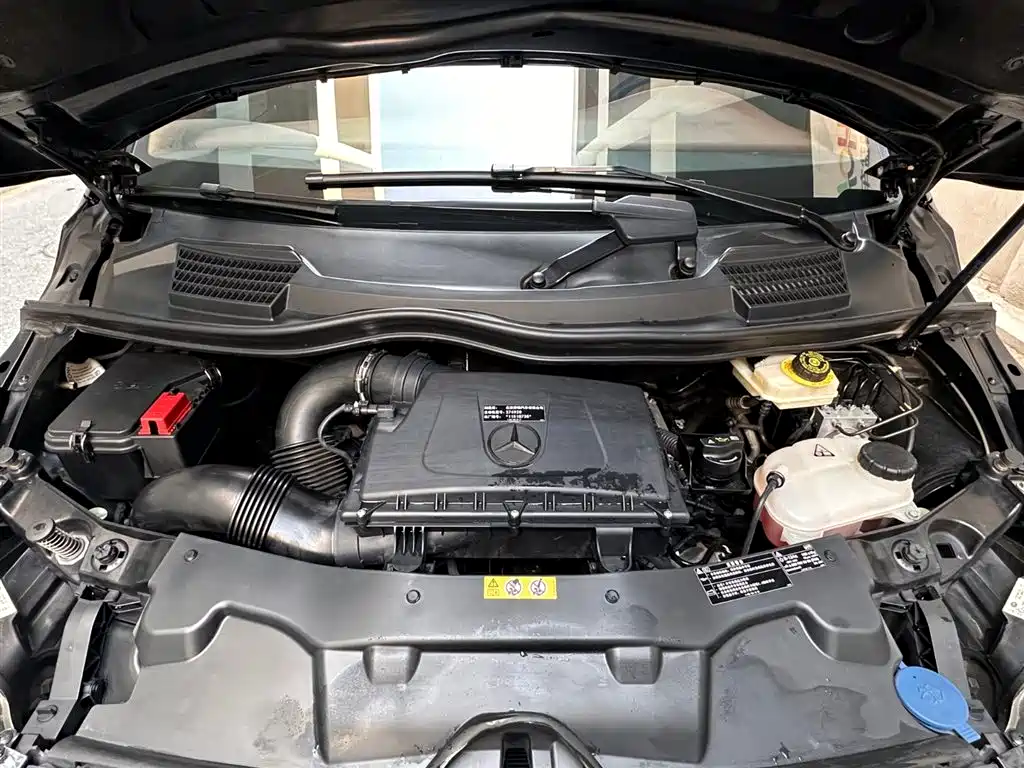 MERCEDES-BENZ V CLASS