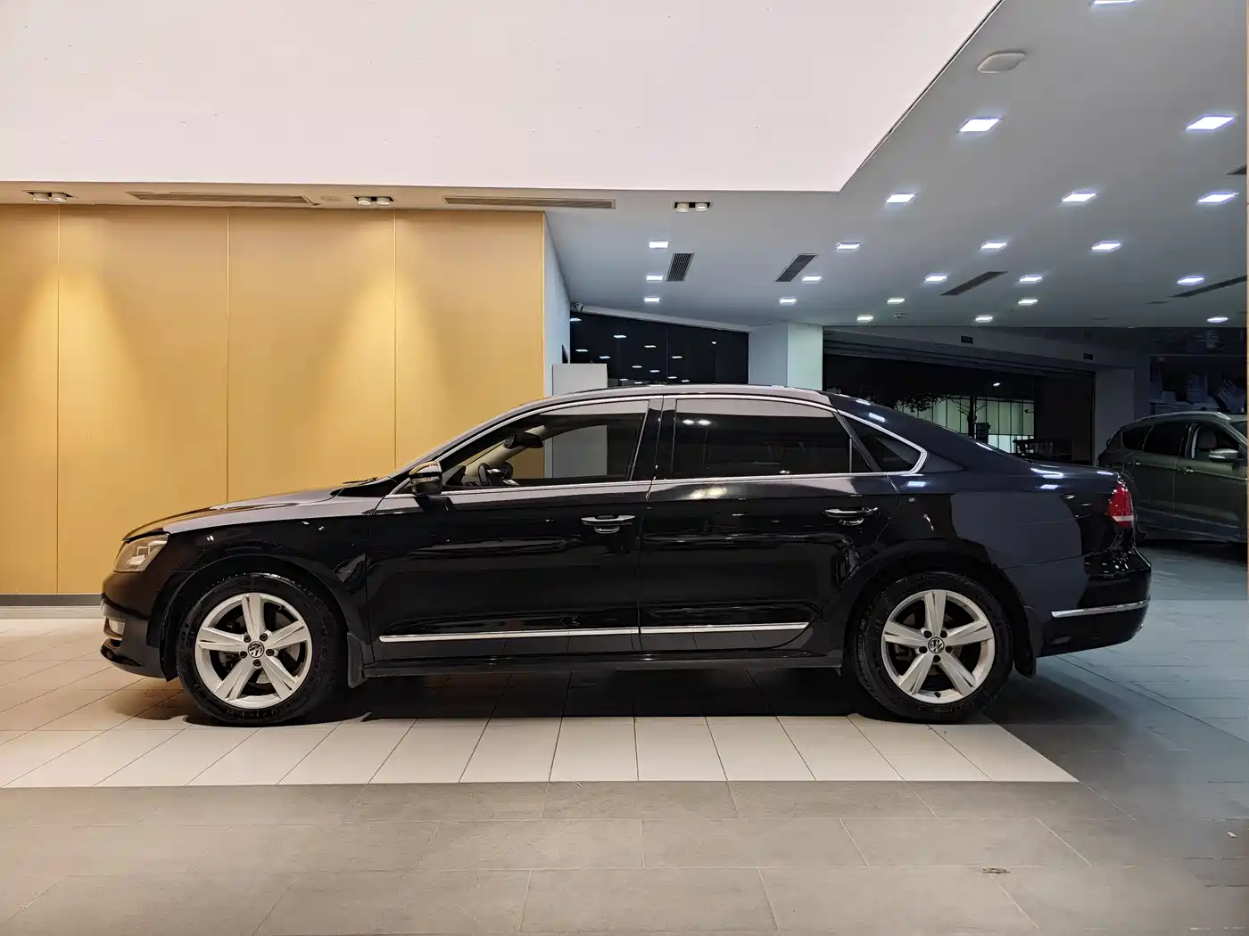 Volkswagen Passat 2015 1.8TSI DSG Prestige Edition фото 6
