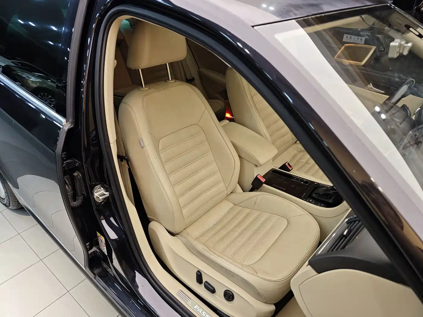 Volkswagen Passat 2015 1.8TSI DSG Prestige Edition фото 33