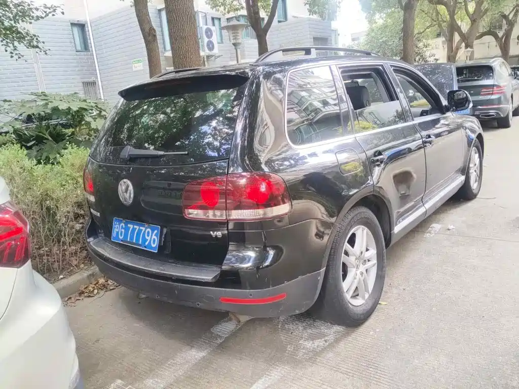 Фото 2 - Volkswagen Touareg