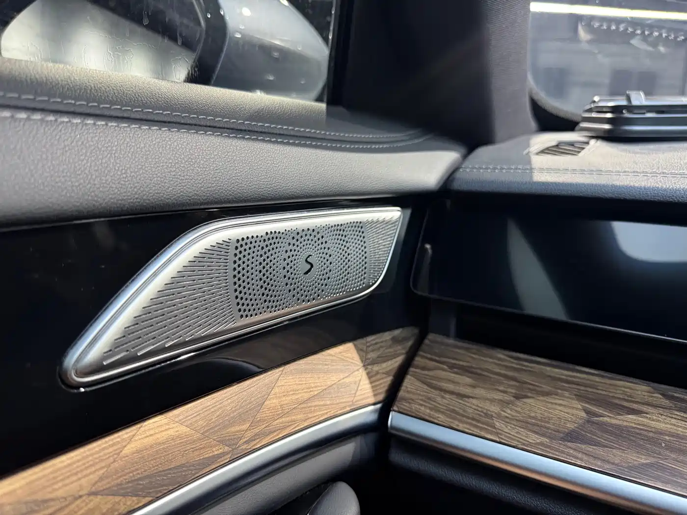 Nezha Auto Nezha S 2024 2024 Model Pure Electric 520km RWD Lite Edition