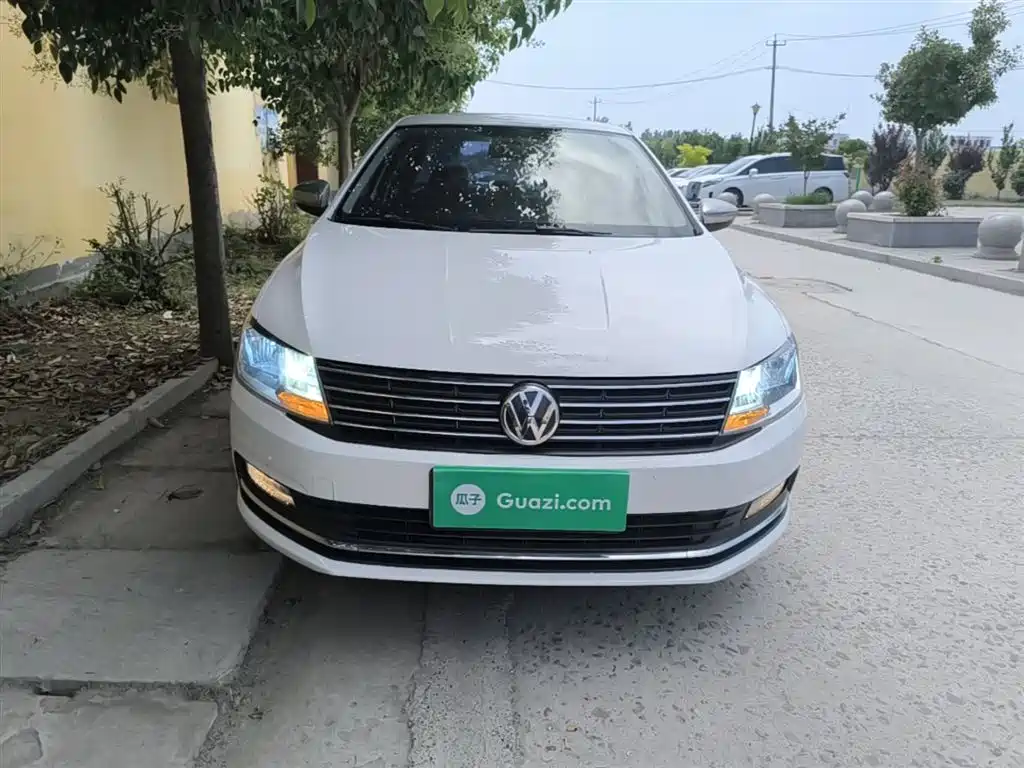 Volkswagen Lavida 2015 230TSI DSG Comfort Edition фото 3
