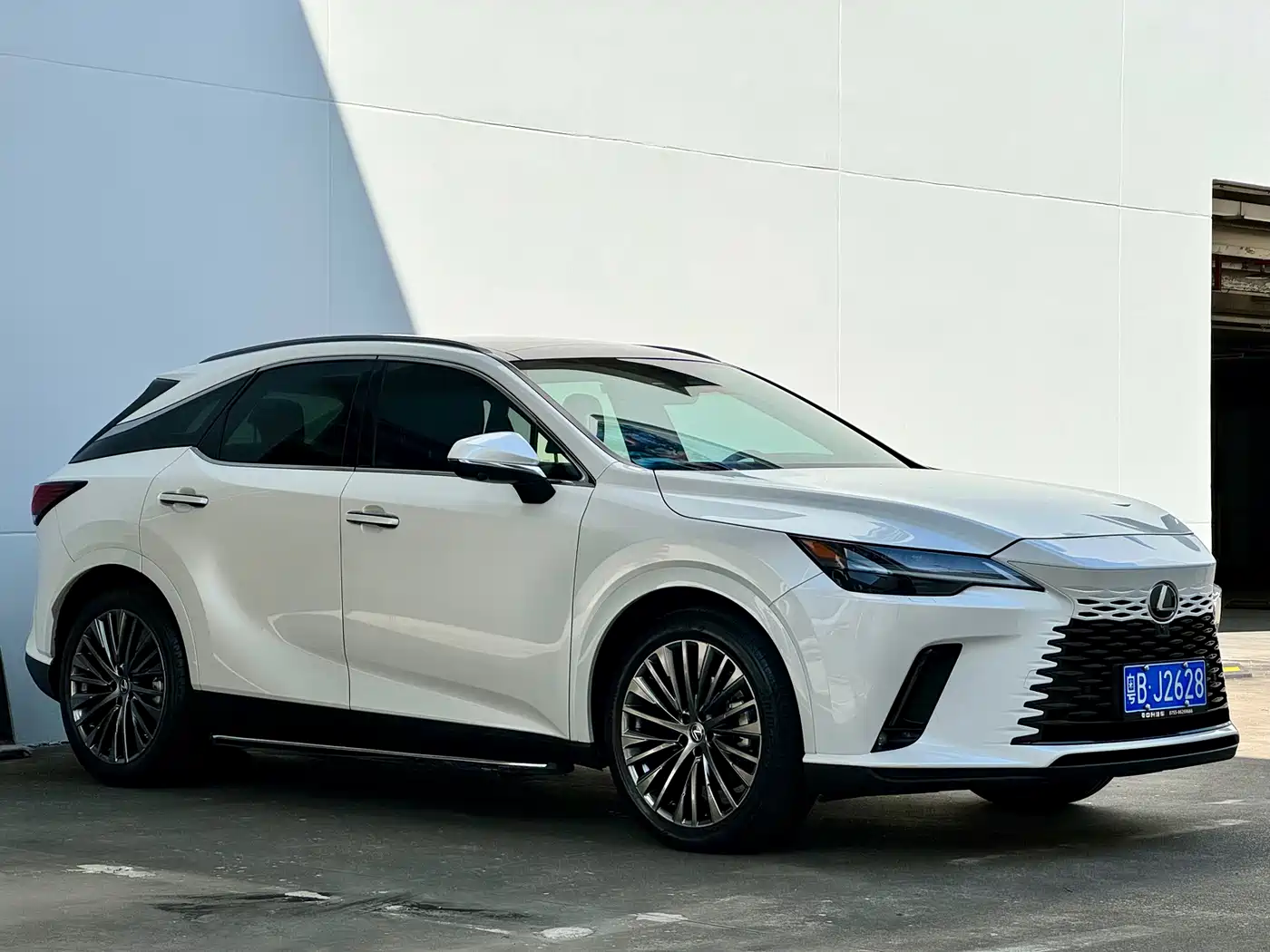 Lexus RX 2023 350h 4WD Pure Edition фото 3