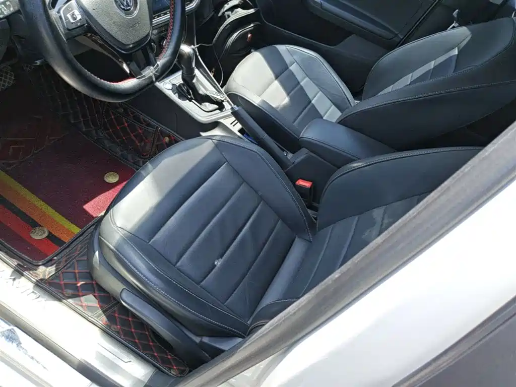 Volkswagen Lavida 2017 1.6L Automatic Comfort Edition фото 15