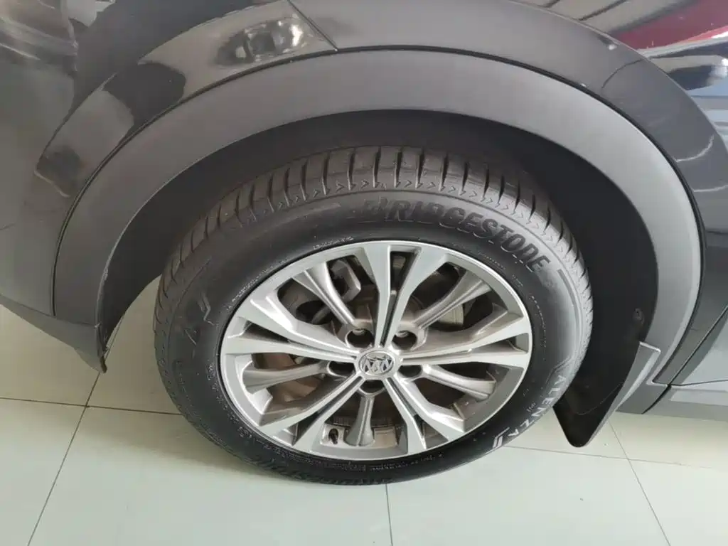 Photo 23 - Buick Envision Plus