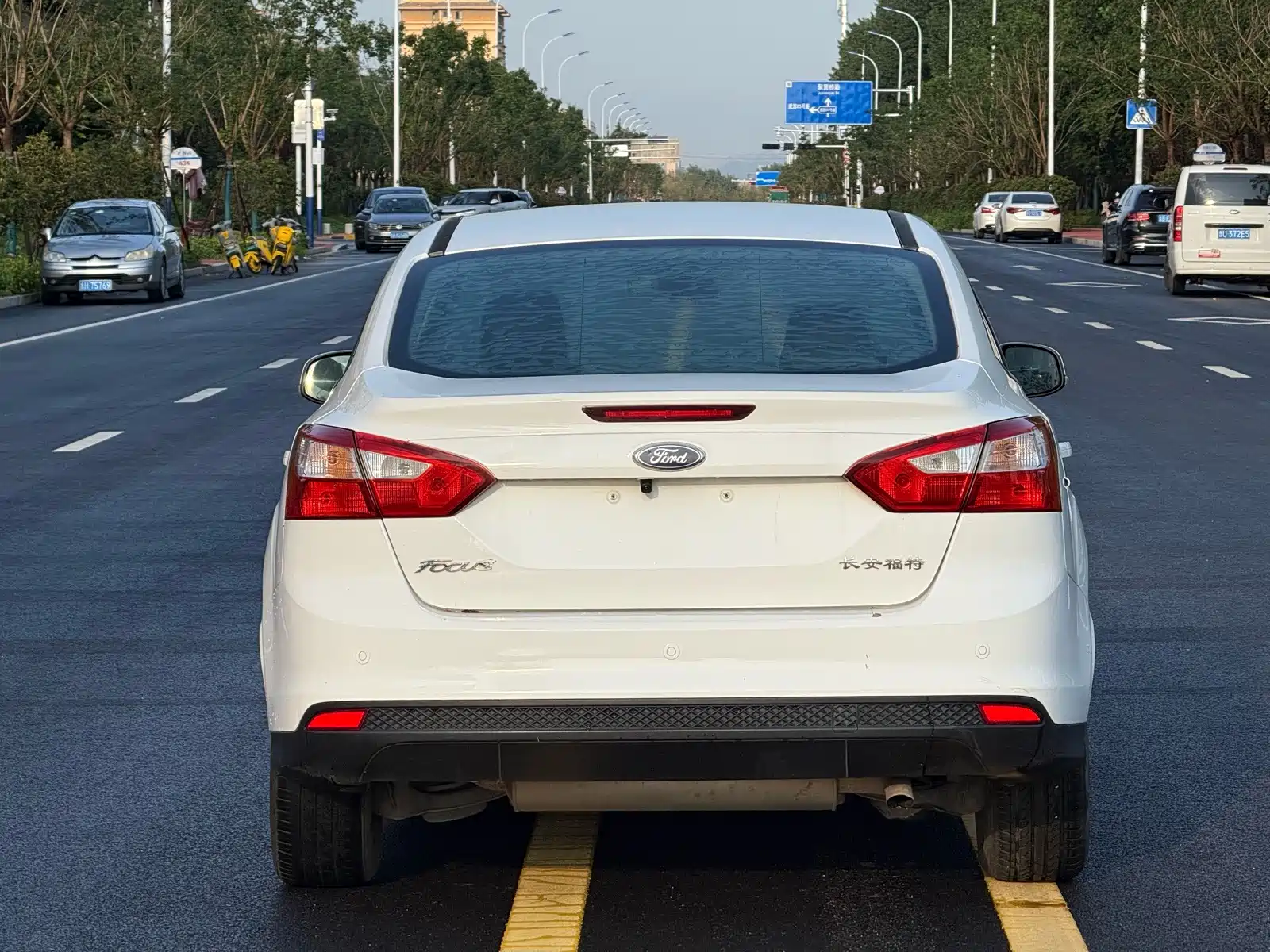 Фото 4 - Ford Focus