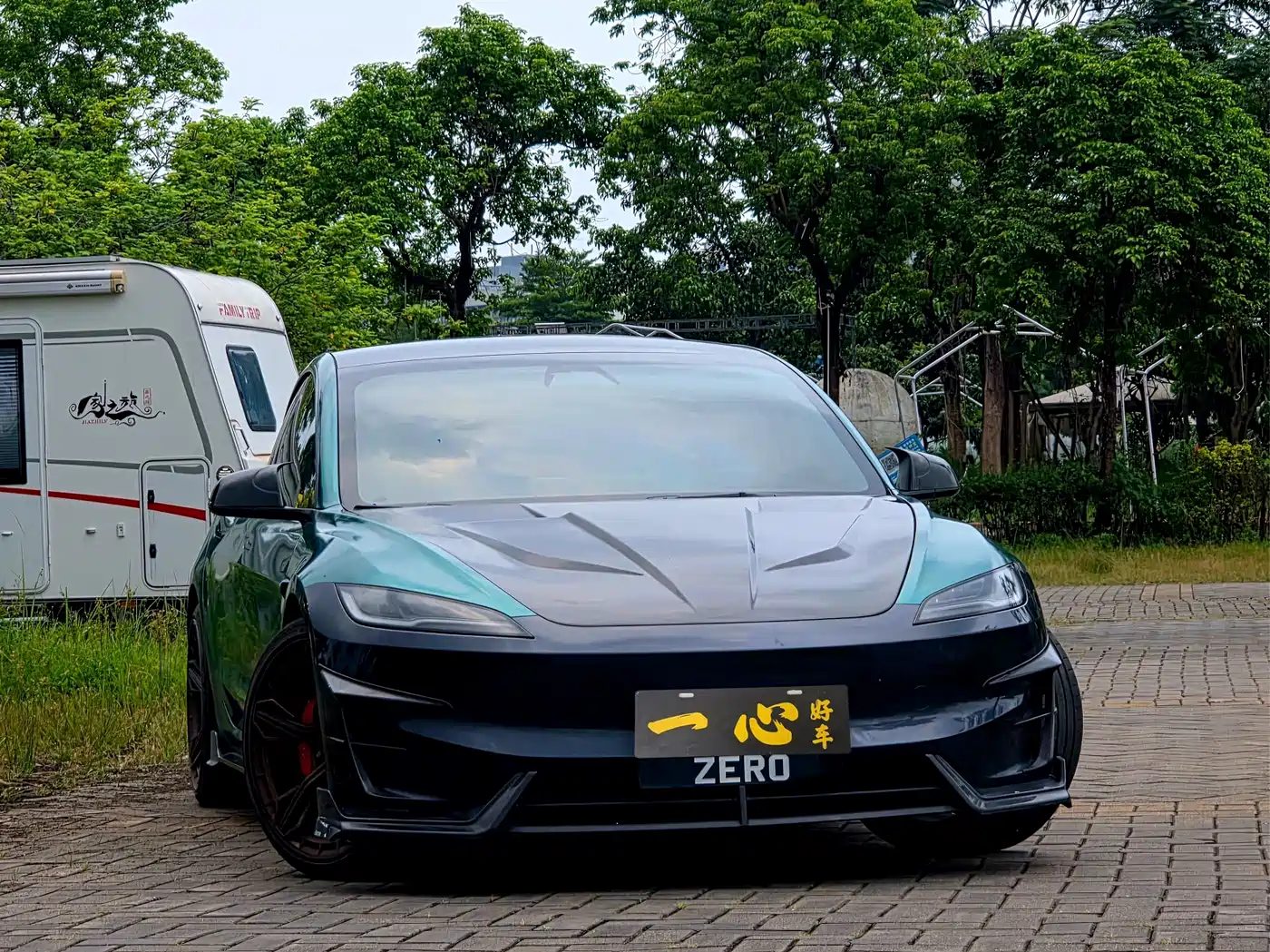 Фото 3 - Tesla Model 3