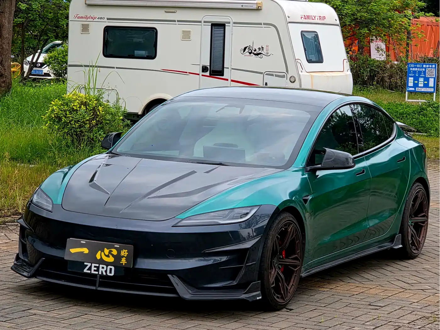 Tesla Model 3 2024
