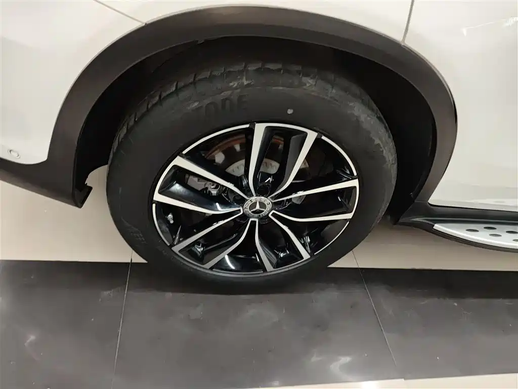 Mercedes-Benz GLC 2022 Facelift II GLC 260 L 4MATIC Luxury фото 26