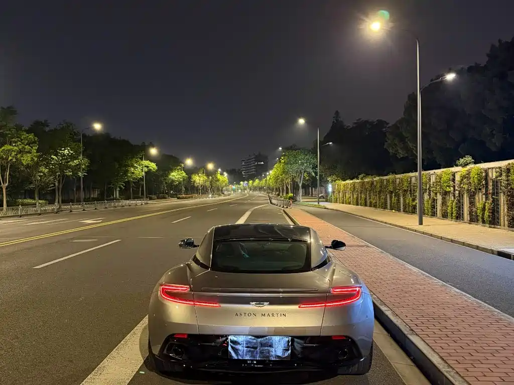 Aston Martin DB12 2024 2023 4.0T V8 Coupe