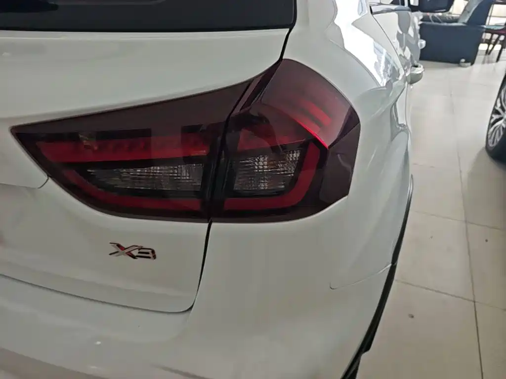 Geely Vision X3 2021 2021 PRO 1.5L CVT Premium