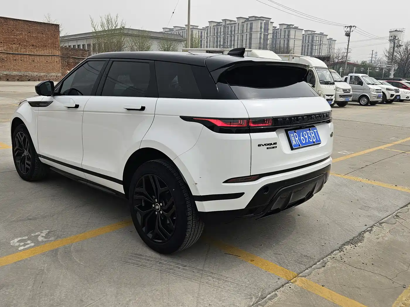 Land Rover Range Rover Evoque 2020 Model 249PS R-DYNAMIC S Gloss Black Sport Tech Edition фото 8