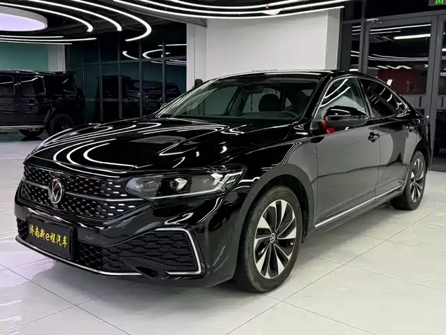 Volkswagen Passat Рестайлинг, 330TSI, Звёздный Элит