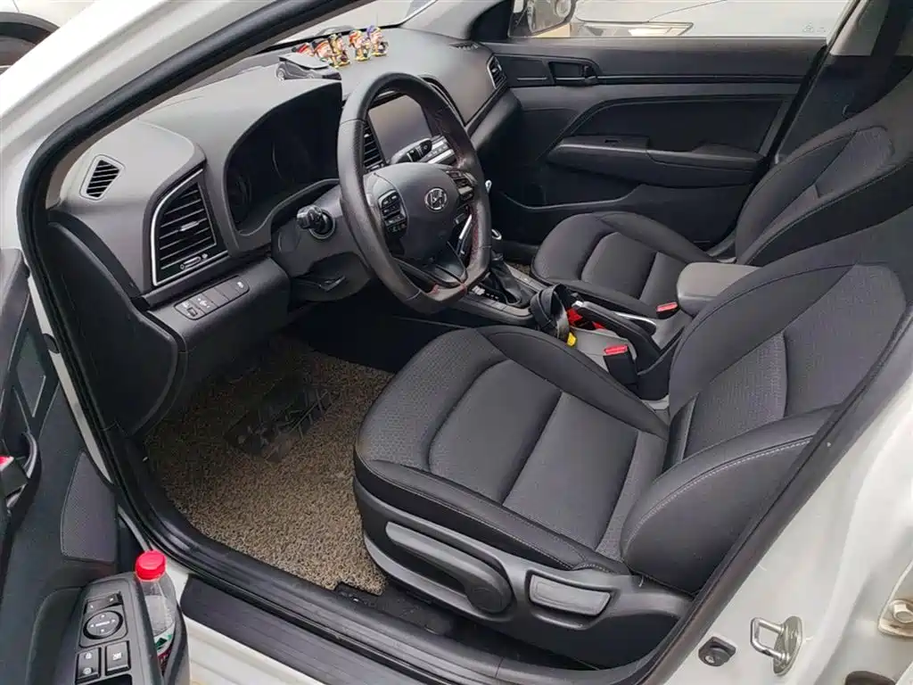 Hyundai Elantra 2018 1.4T DCT Dynamic·Vitality Model фото 15