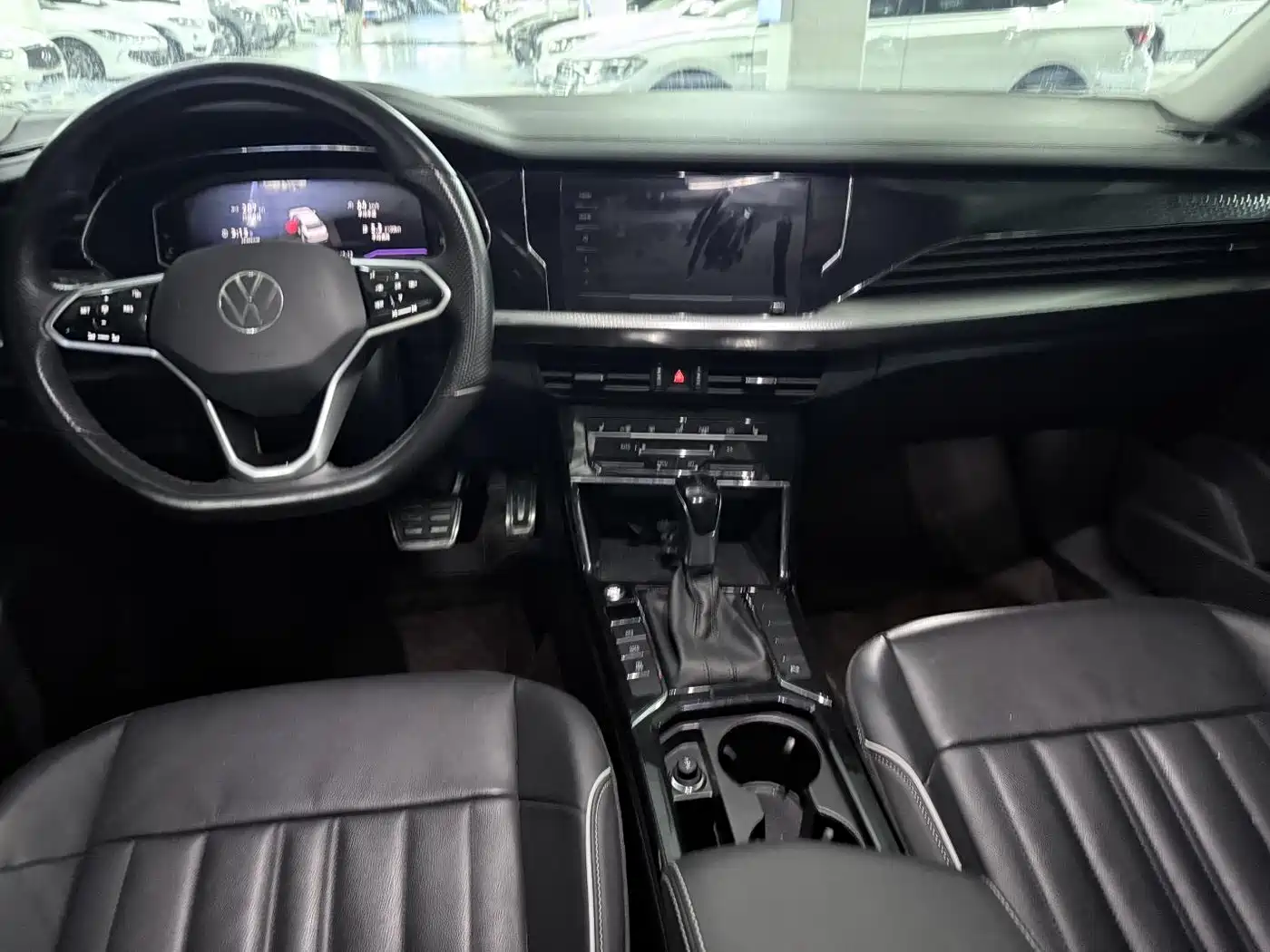 Volkswagen Passat 2023 330TSI Elite Edition фото 15