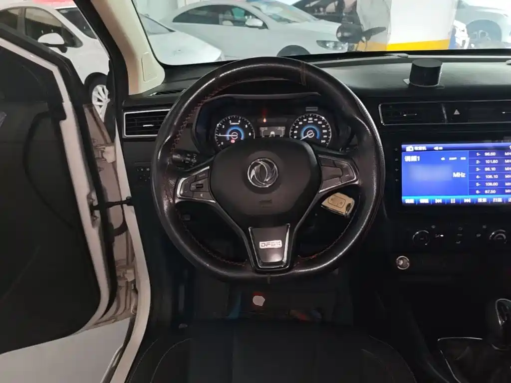 Dongfeng Fengguang Fengguang 580 2019 2018 1.8L Manual Comfort Version